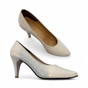 Burberry Vintage White Leather Pumps Heels Womens 5.5 Classic Preppy Luxury